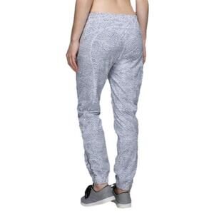 Lululemon Trainer Track Pant Dottie Dash White Black Women’s 4​